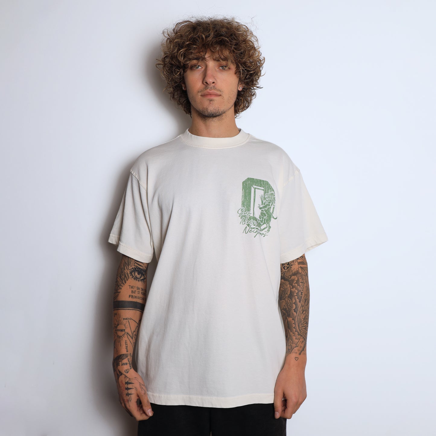 CAMISETA LEÓN "O"
