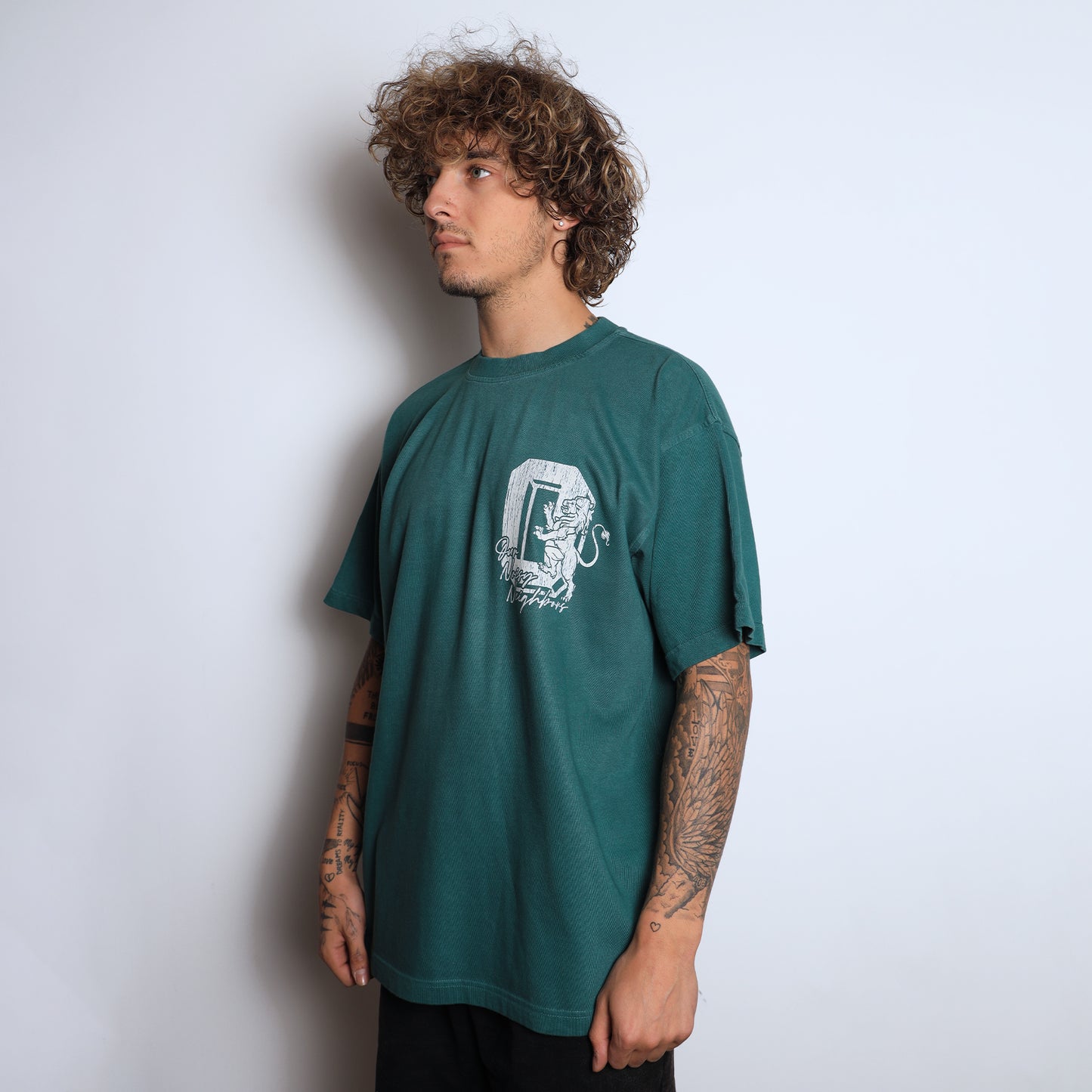 "O" LION TEE