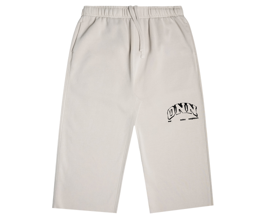 ONN LOGO OFF WHITE THREE-QUARTERS SHORTS