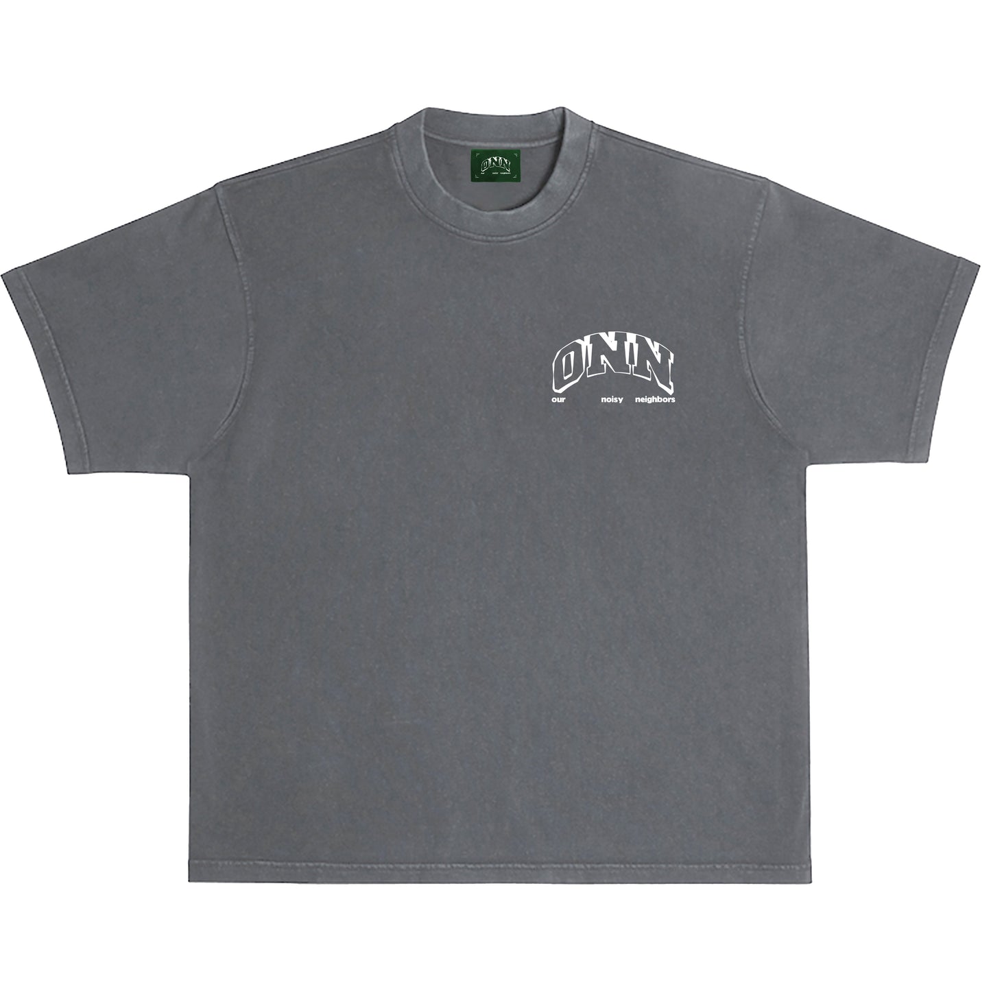 CAMISETA GRIS CON CAJA DE TARJETA ROJA